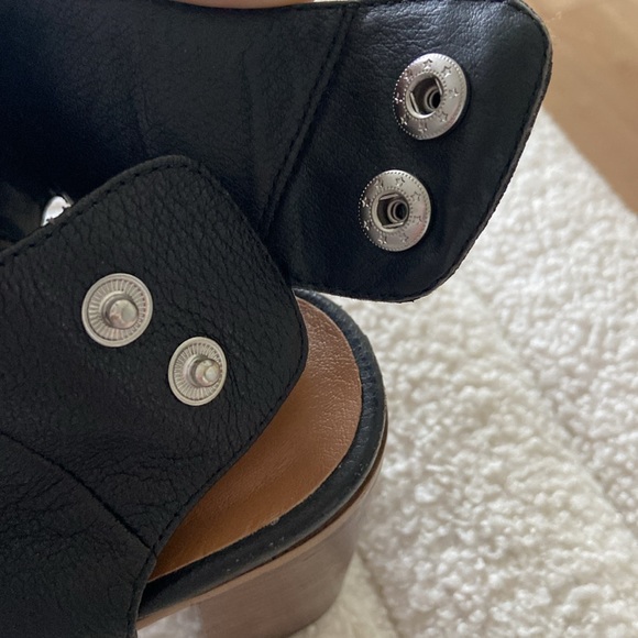 Steve Madden Nonstop Miles SIZE 7.5 Women’s - Picture 6 of 7